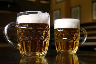 El consumo de alcohol es beneficioso en personas con hipertensión arterial y enfermedades cardiovasculares, ¿mito o realidad?